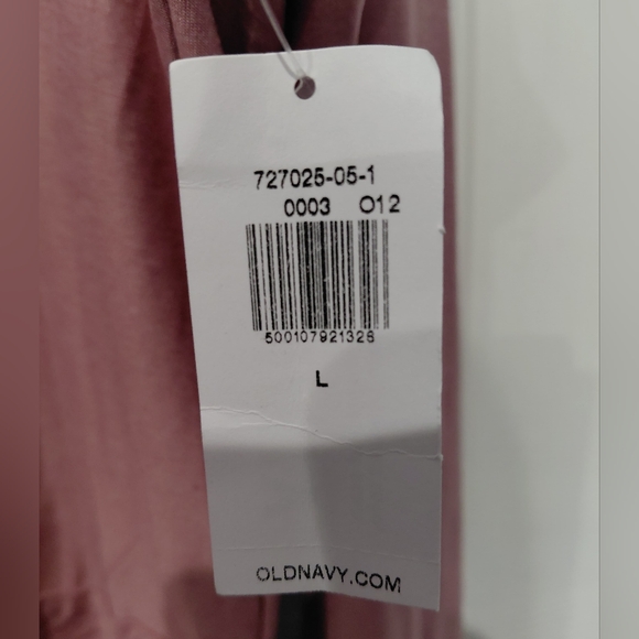 Old Navy Cloud Motion Top - Picture 4 of 7